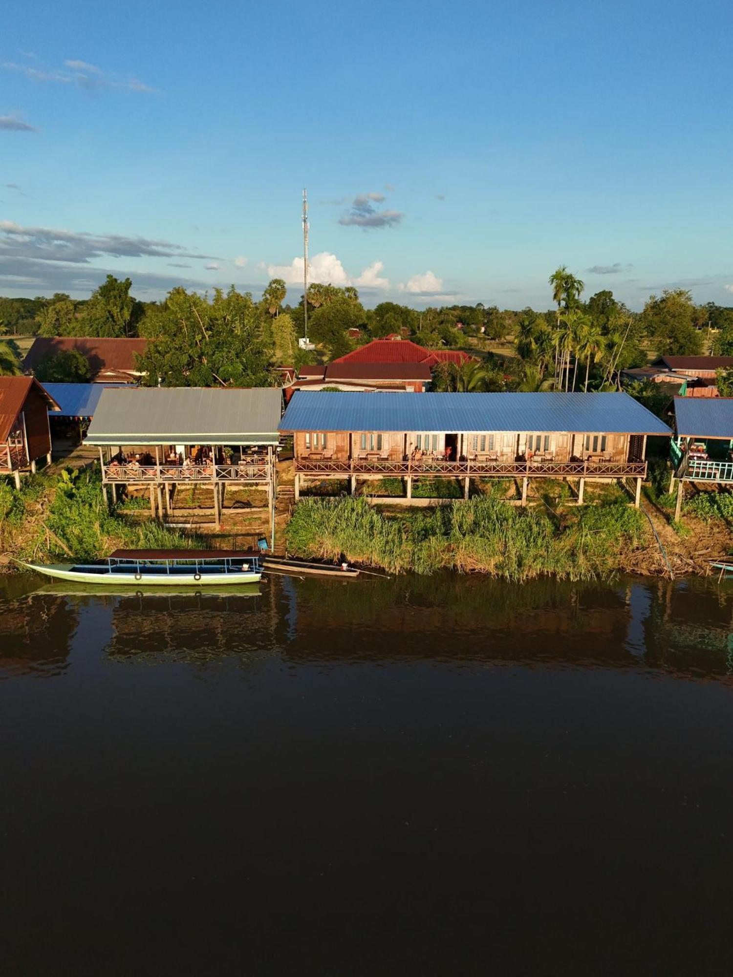 Dondet Vixay Sunset And River View ดอนเดด ภายนอก รูปภาพ