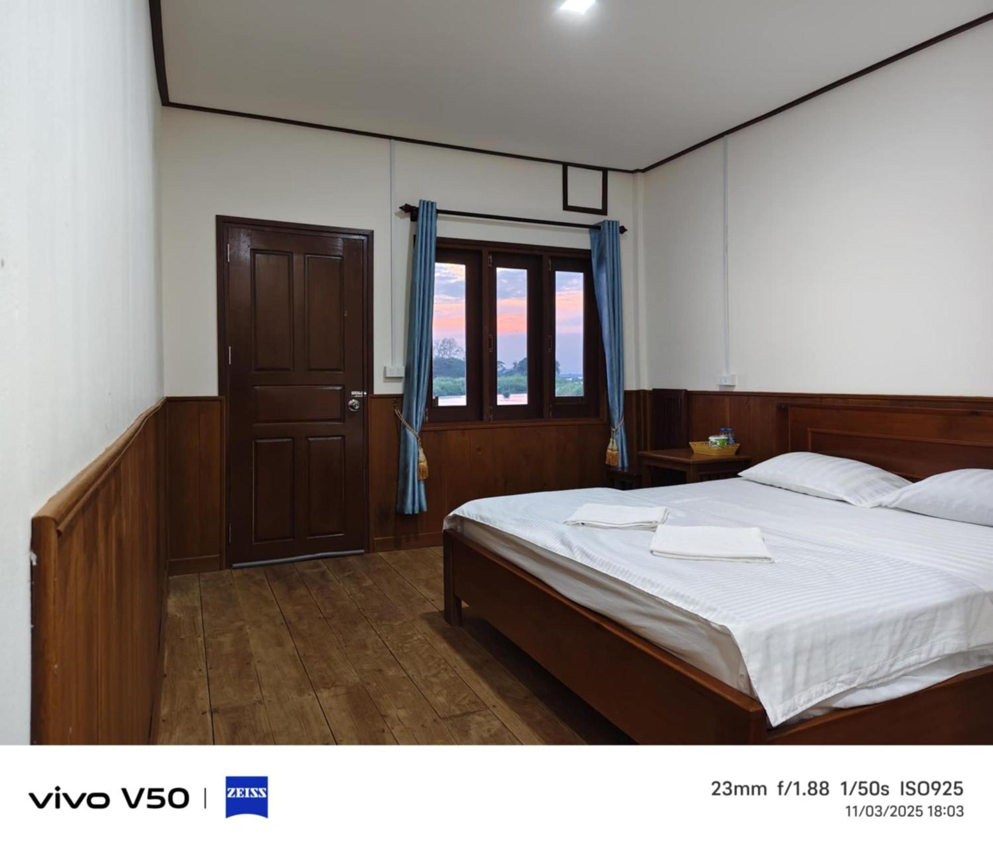 Dondet Vixay Sunset And River View ดอนเดด ภายนอก รูปภาพ