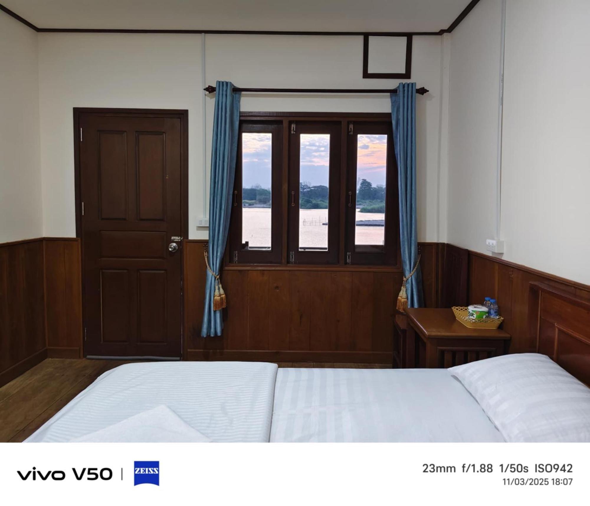 Dondet Vixay Sunset And River View ดอนเดด ภายนอก รูปภาพ